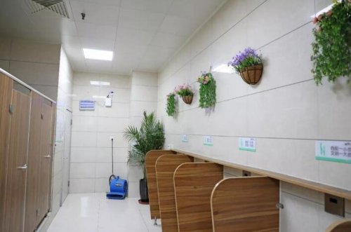 阜阳首家智慧公厕现身太和县人民医院