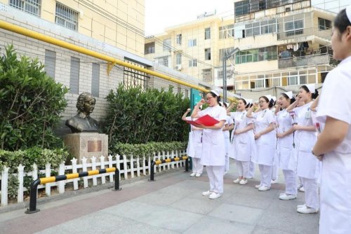 庆512护士节（七）| 小“惊喜”，送给最可爱的白衣天使