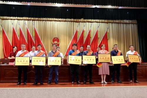 医师节前夕，太和县人民医院受到县委县政府表彰
