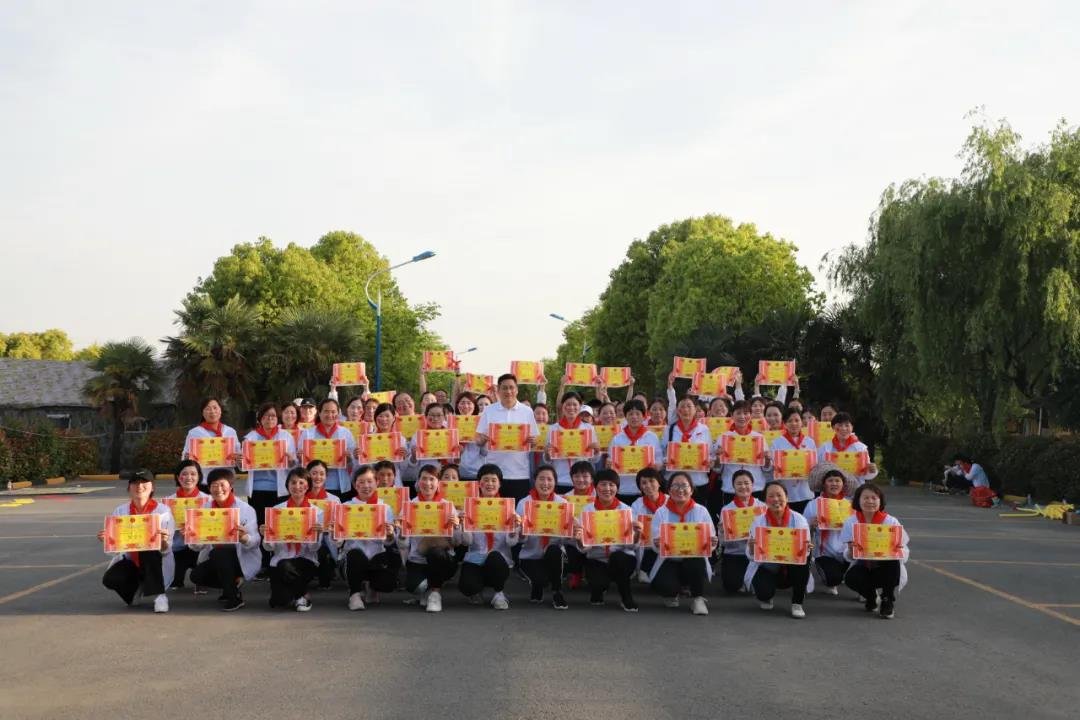 庆5.12护士节（二）丨巾帼心向党 童年不同“漾” 一场户外拓展为护理管理者解锁童年童趣