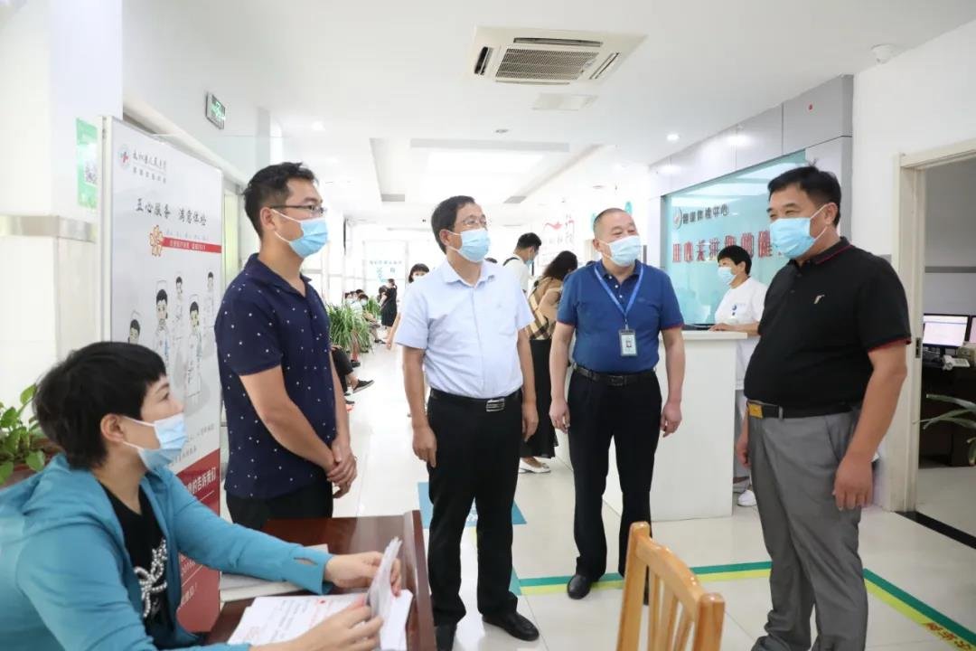 太和县人民医院为全县离休老干部暖心体检