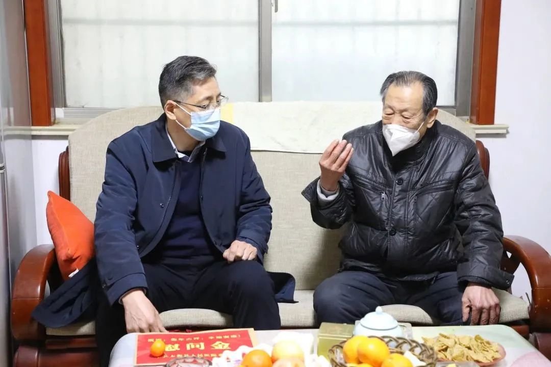太和县人民医院党委看望慰问优秀医务人员代表