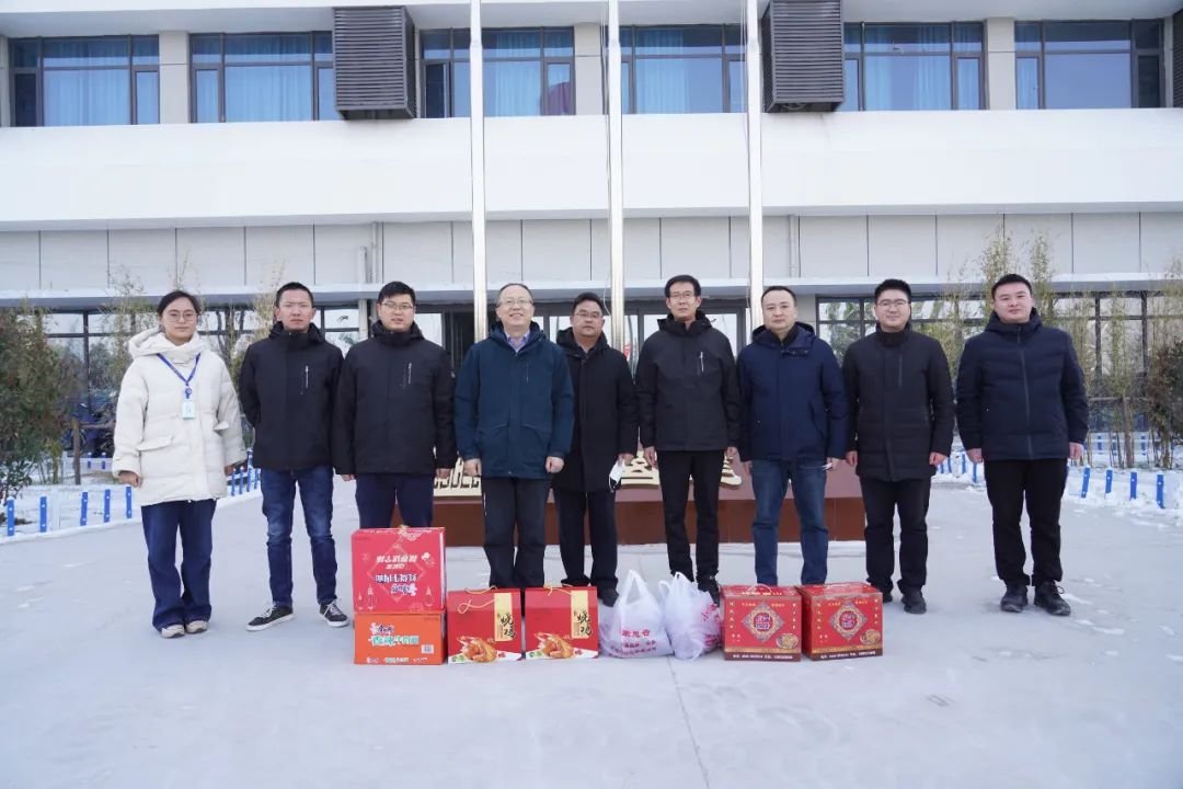 太和县人民医院党委委员、纪委书记蔡宇带队慰问医院新区工作人员