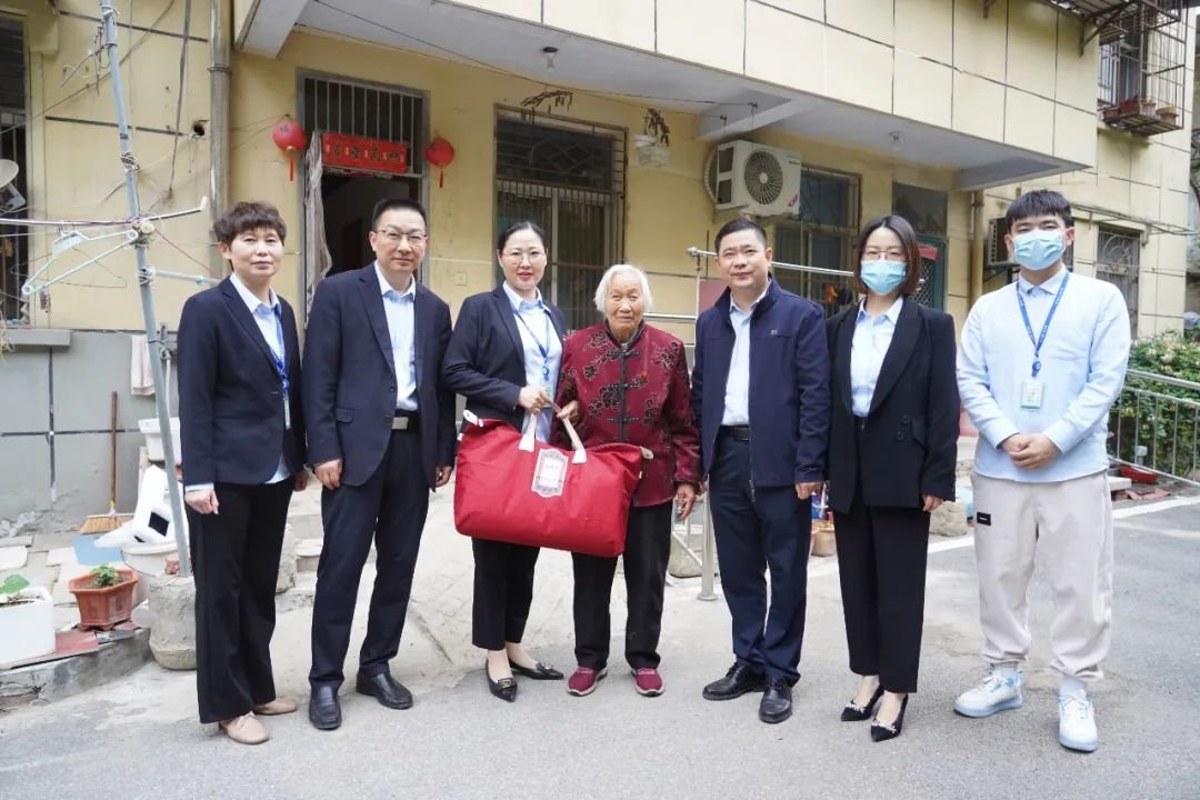 “5.12”护士节（四）丨太和县人民医院为离退休护理老同志送温暖
