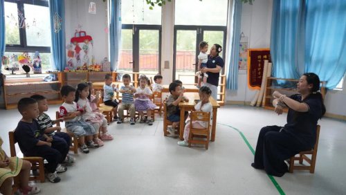 《中安在线》官方带娃 准时“上线”！