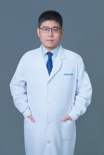 陈伟